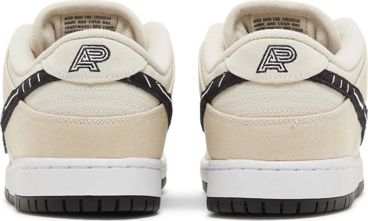 Nike Dunk Low SB Albino &amp; Preto Jiu Jitsu