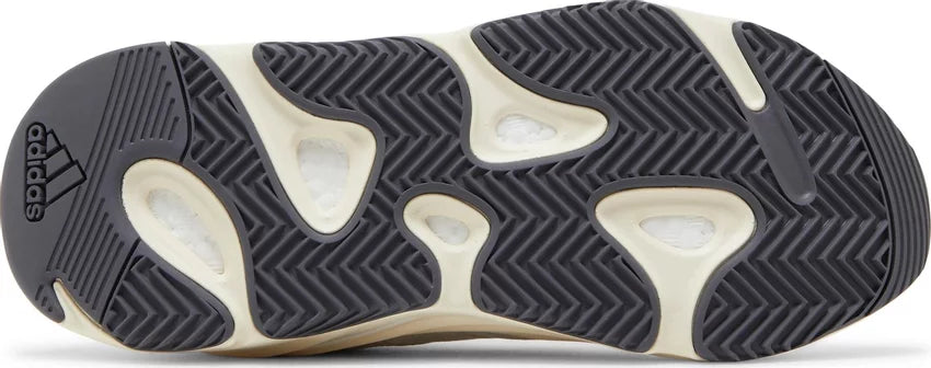 Yeezy 700 v1 Analog – Flip Supply