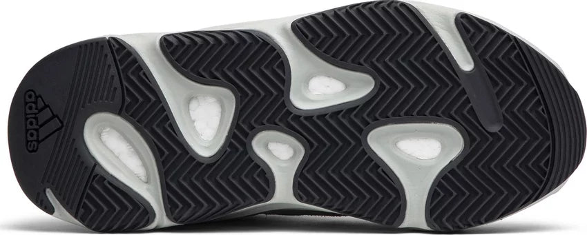 Yeezy 700 v2 Salt