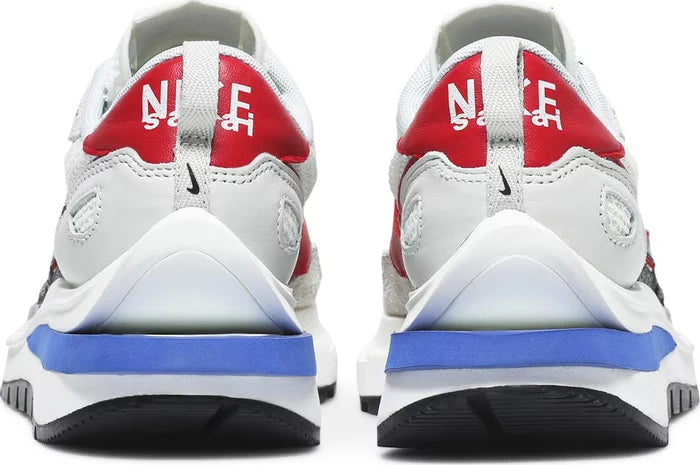 Nike Sacai VapourWaffle Sail Sport Fuchsia