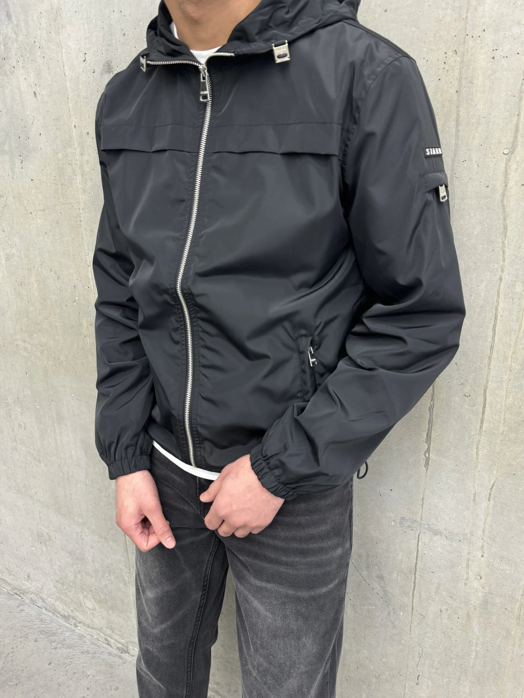 SIARR Windbreaker Black