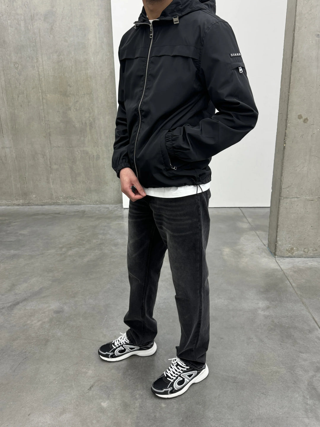 SIARR Windbreaker Black
