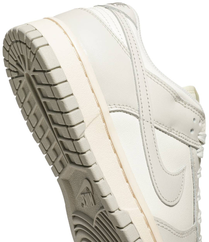 Nike Dunk Low Sail Light Bone W