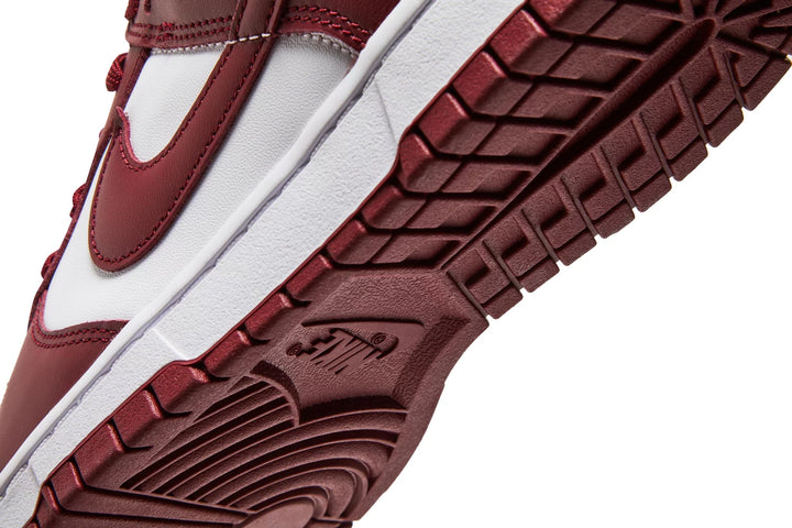 Nike Dunk Low Team Red